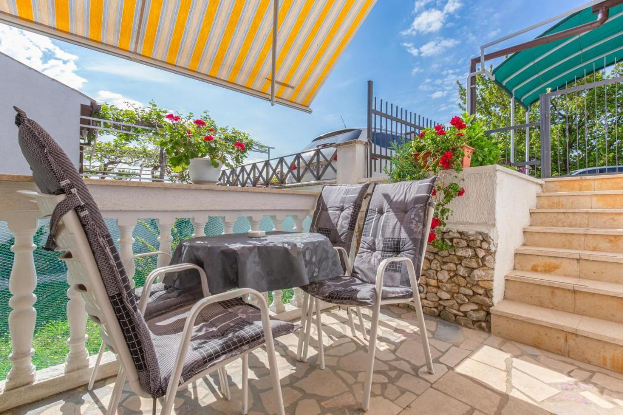 Gloria Apartment Porec Exterior photo