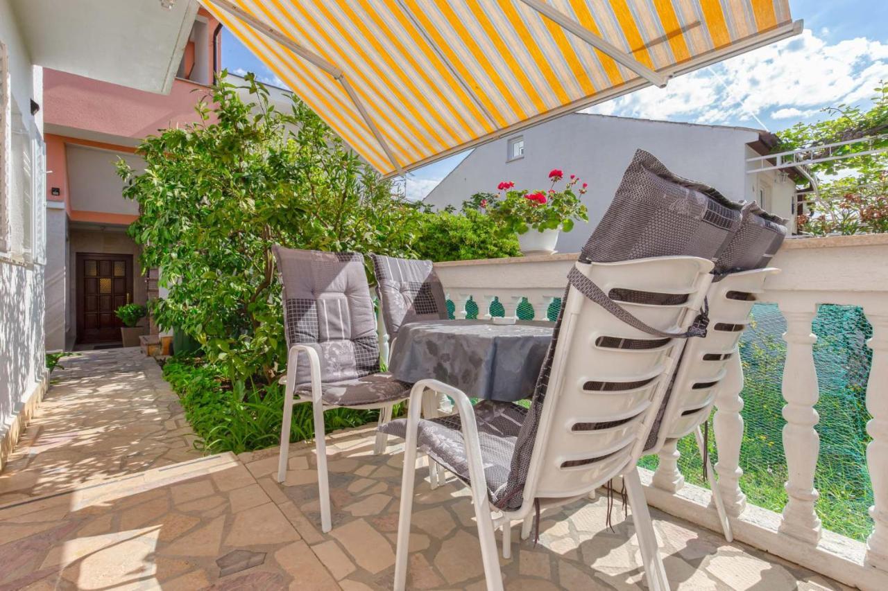 Gloria Apartment Porec Exterior photo