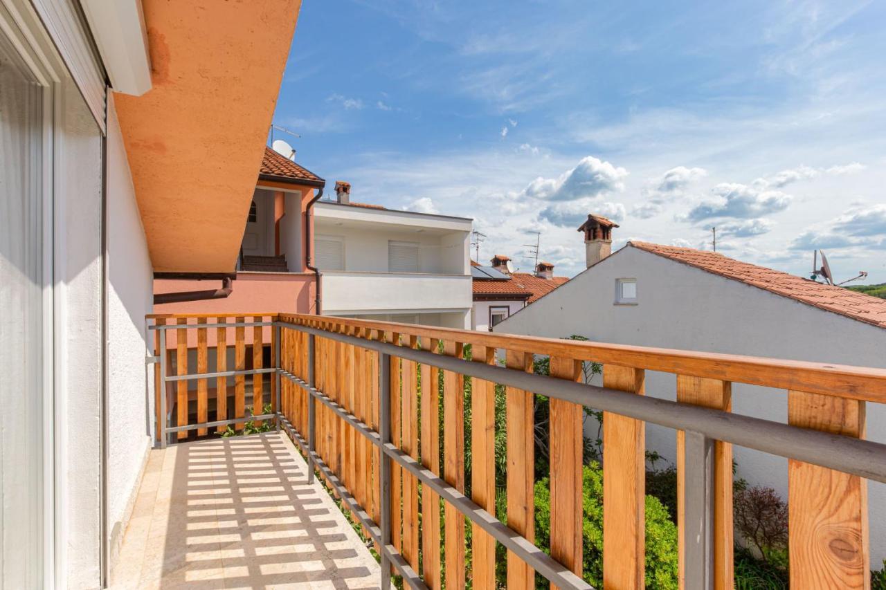 Gloria Apartment Porec Exterior photo