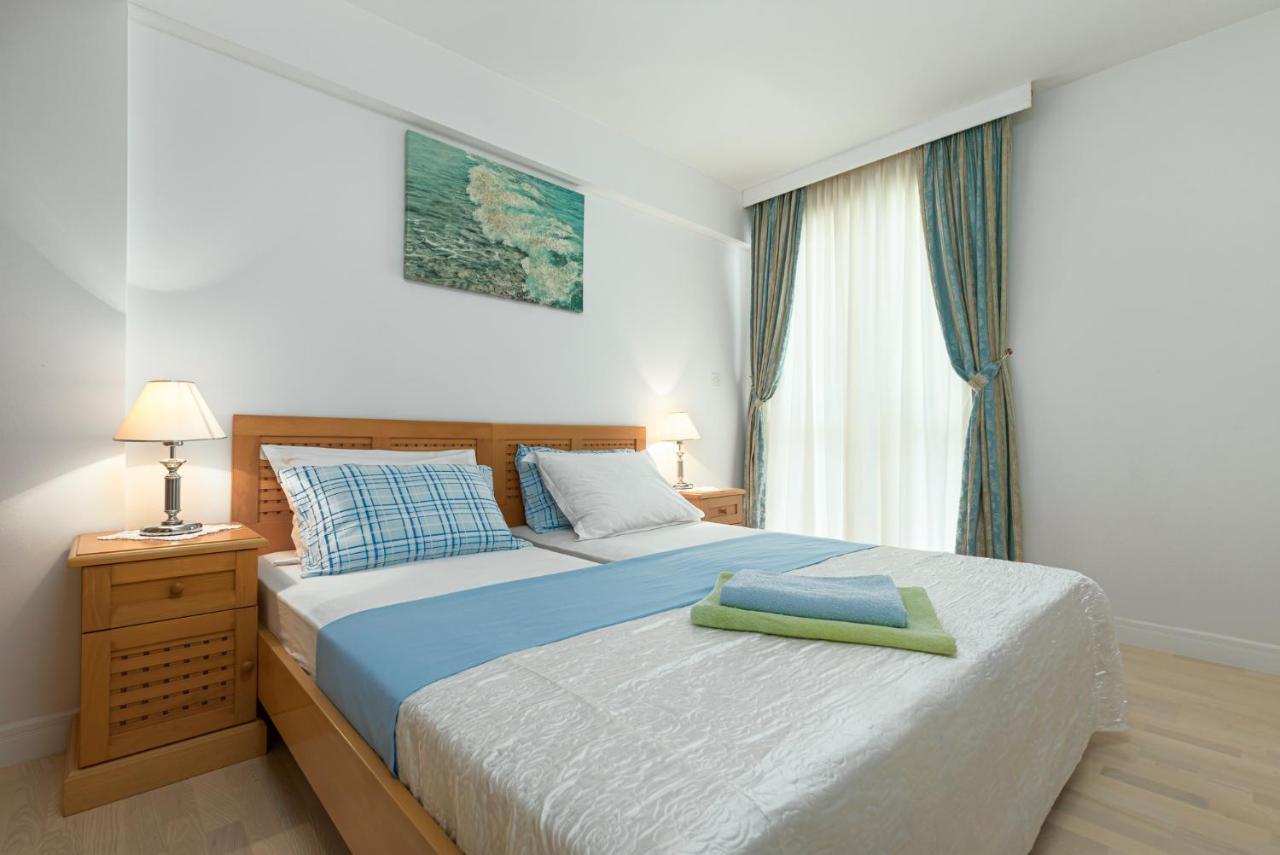 Gloria Apartment Porec Exterior photo