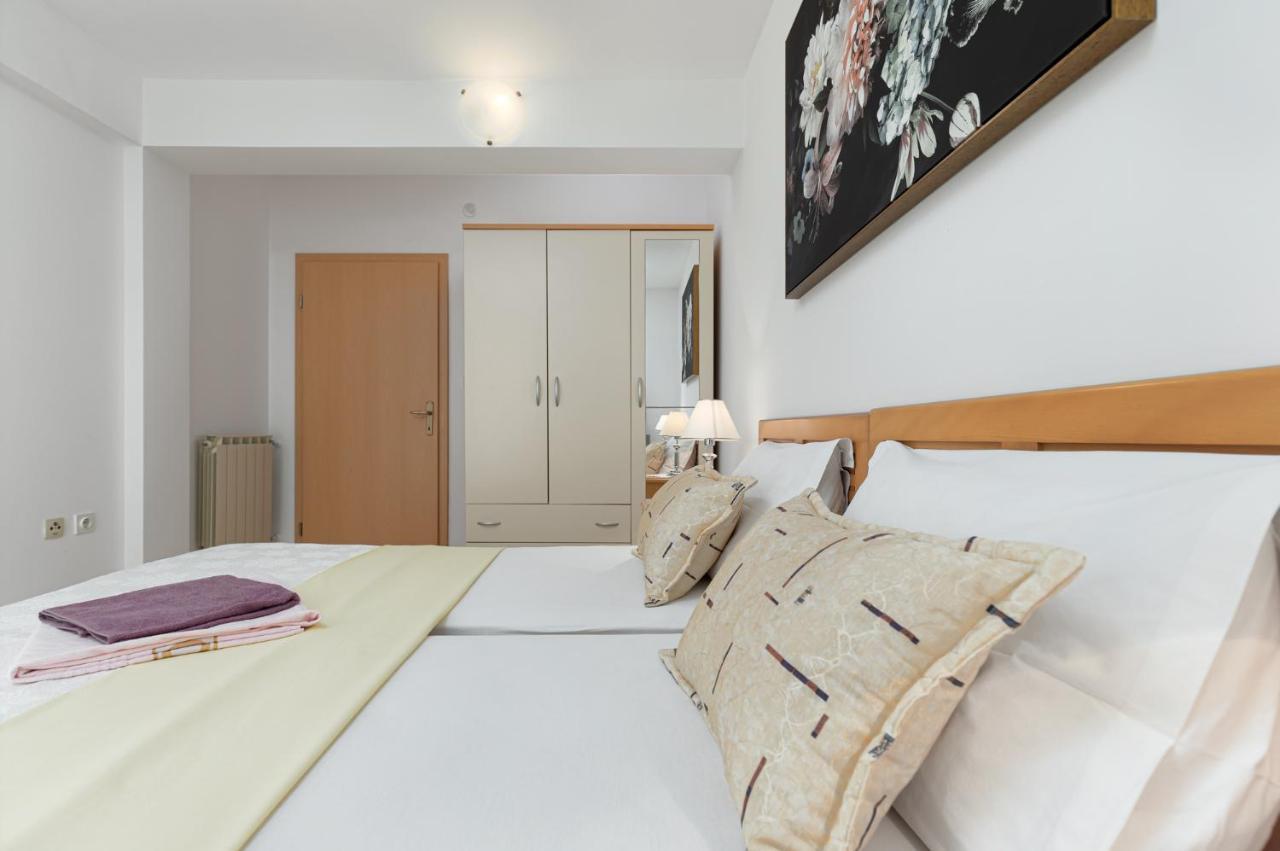 Gloria Apartment Porec Exterior photo